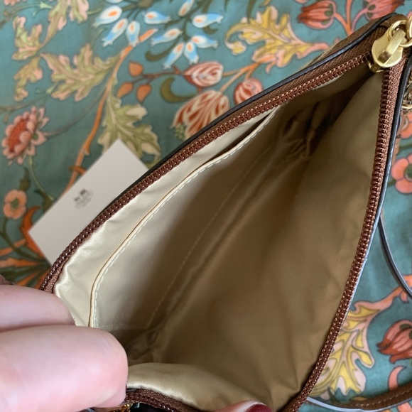 Coach Wristlet NWOT - Picture 4 of 4